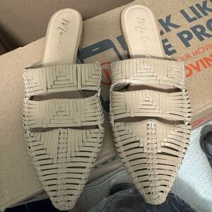 Madewell Tan Mules with Woven Texture size 8
